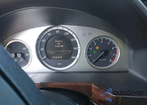 2010 Mercedes-Benz Glk 350 4Matic z USA, uszkodzony, nr VIN WDCGG8HB3AF423887